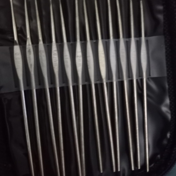 51pc Crocheting Needle & extras(c pics) - Picture 4 of 6